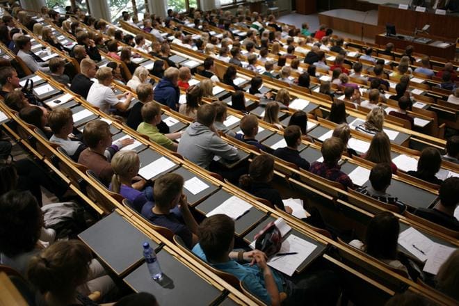 Keväällä alkavaan korkeakoulujen yhteishakuun osallistuu vuosittain noin 150 000 hakijaa. Valintatietojen käsittelyä sähköisessä Opintopolku-palvelussa on parannettu.