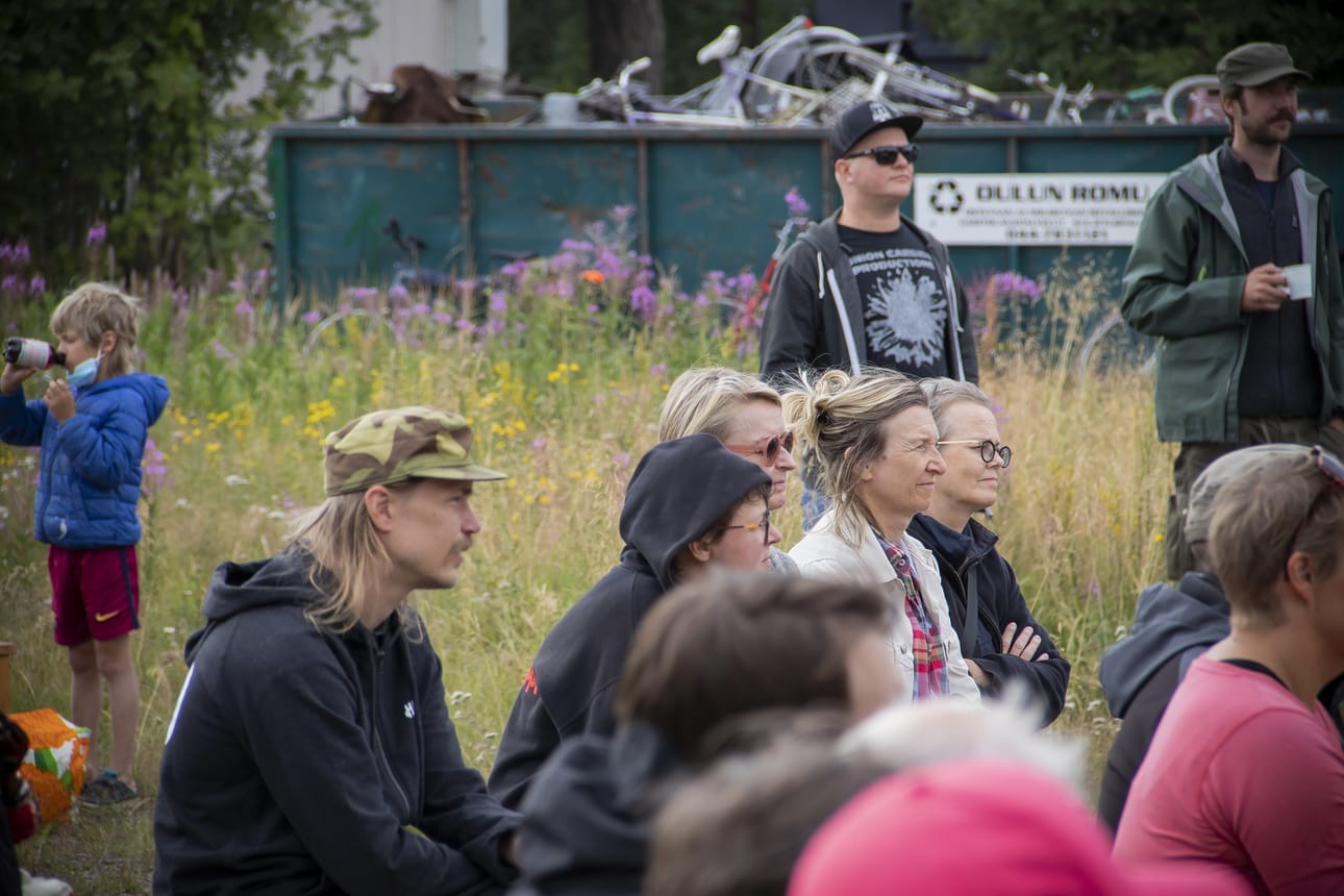 Hailuodon entisen meijerin aluetta voistaisiin aloitteen mukaan kehittää viihtyisämmäksi. Hailuoton teatterifestivaalin aikana siellä on järjestetty yleisötapahtumia.