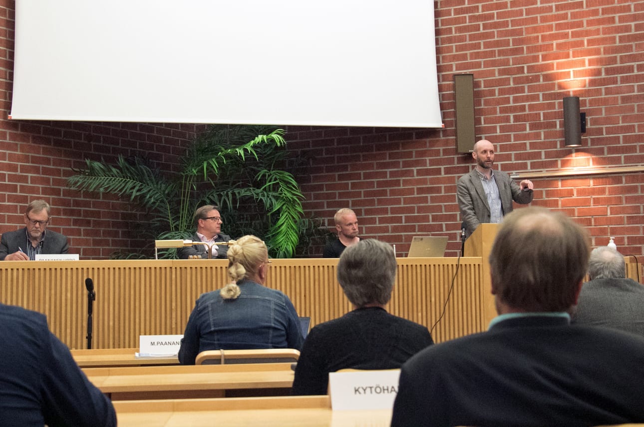 Kauhajoen valtuustossa puitiin maanantaina paljolti talousasioita ja tilinpäätöstä.