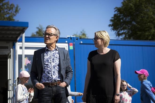 Lasten hyvinvointi mietityttää eläkkeelle siirtyvää Jorma Kiviojaa. Hänen seuraajansa, apulaisrehtori Anna-Kaisa Eskolan mukaan sisäilmaongelmat ovat koetelleet kaikkien hermoja.