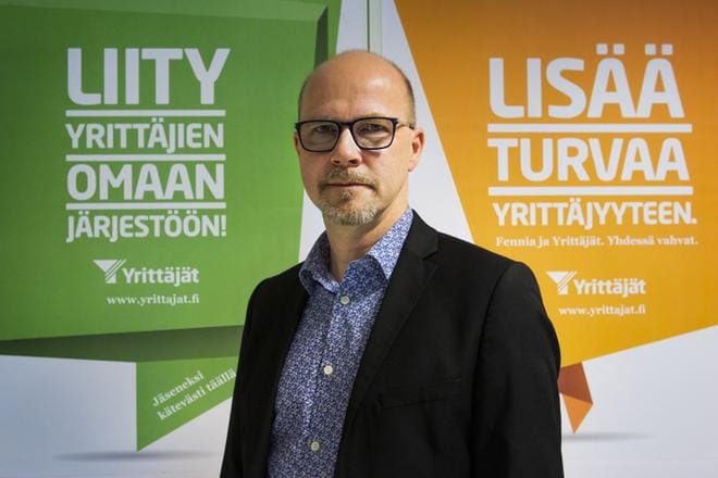 Pohjois-Pohjanmaan yrittäjien hallituksen puheenjohtaja Jussi Riikonen sanoo, että uusia työelämän sääntöjä tarvitaan, koska työn tekemisen tavat ovat muuttuneet roimasti viimeisten vuosikymmenten aikana. KUVA: Anni Männikkö