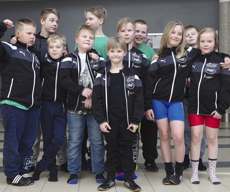 Ylhäältä vasemmalta Markus Jaakola, Eetu Isokoski, Roope Vanhala, Rasmus Turunen, Kimi Jokilehto, Aleksi Hosionaho, Miro Raatikainen, Iivari Isokoski, Enni Meripaasi, Laura Vanhala ja Atte Similä.