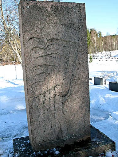 Vuonna 1918 teloitettujen yhteissiunaus pidetään Kajaanin vanhalla hautausmaalla Vakaumuksensa puolesta kaatuneiden muistomerkillä. Muistokivi sijaitsee hautausmaan keskiosassa lähellä uurnalehtoa ja Kainuun suurinta puuta.