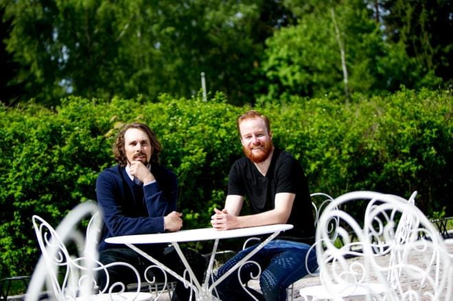 Paikallisten yritysten tuki mandollisti Andreas Romarille (vas.) ja Samu Torstille riittävät harjoitteluolosuhteet kevättalven lumilla. KUVA: JAAKKO ELENIUS