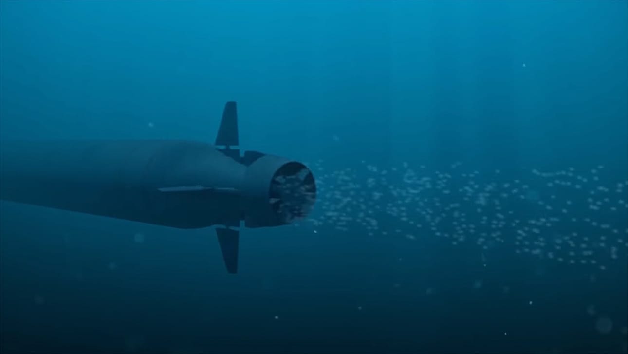 Kesällä Venäjän puolustusministeriön YouTube-kanavaksi väitetyllä kanavalla julkaistiin video, jossa on autenttisen näköistä sekä tietokonemallinnettua kuvaa Poseidoniksi sanotusta torpedosta. Kuvakaappaus.