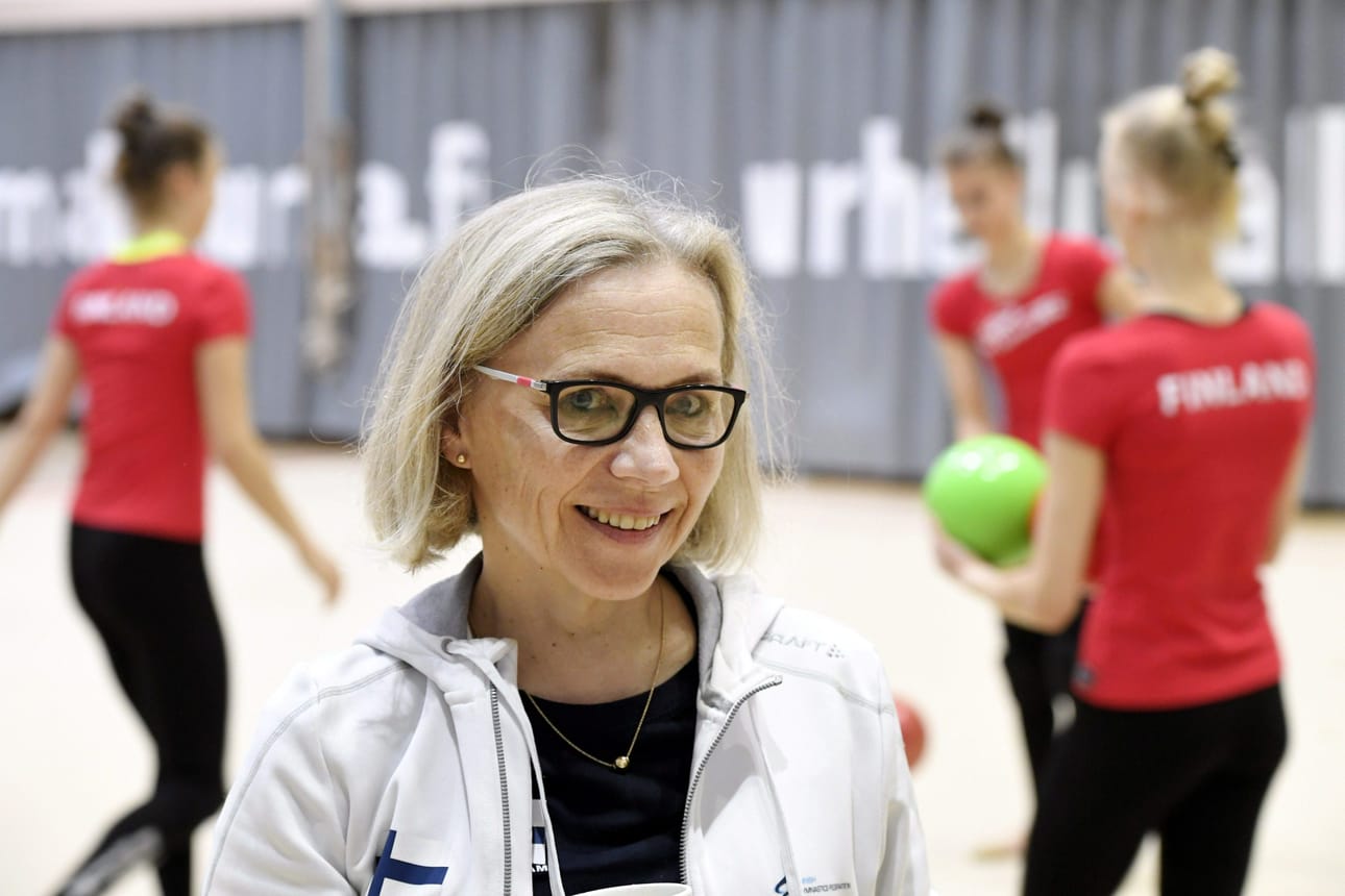 Valmentaja Laura Ahonen rytmisen voimistelun MM-kisojen ennakkolehdistötilaisuudessa Helsingissä 10. syyskuuta 2019. LEHTIKUVA / MARKKU ULANDER