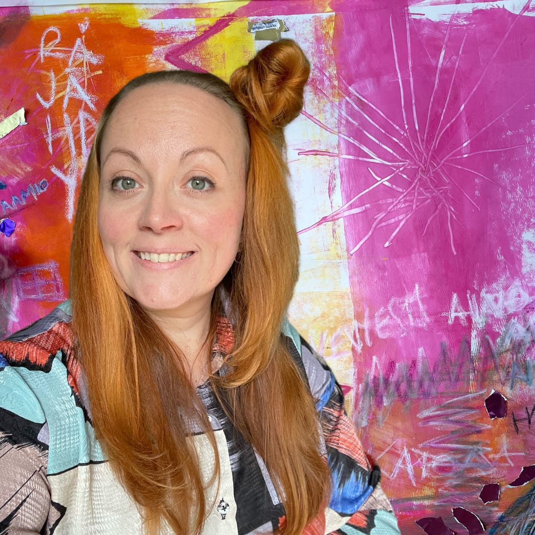Niina Ahon työpajoissa osallistujat pääsevät tekemään LGBTQ+-yhteisötaidetta sekä tutkimaan mielenterveyden teemoja yhdessä taiteen keinoin.