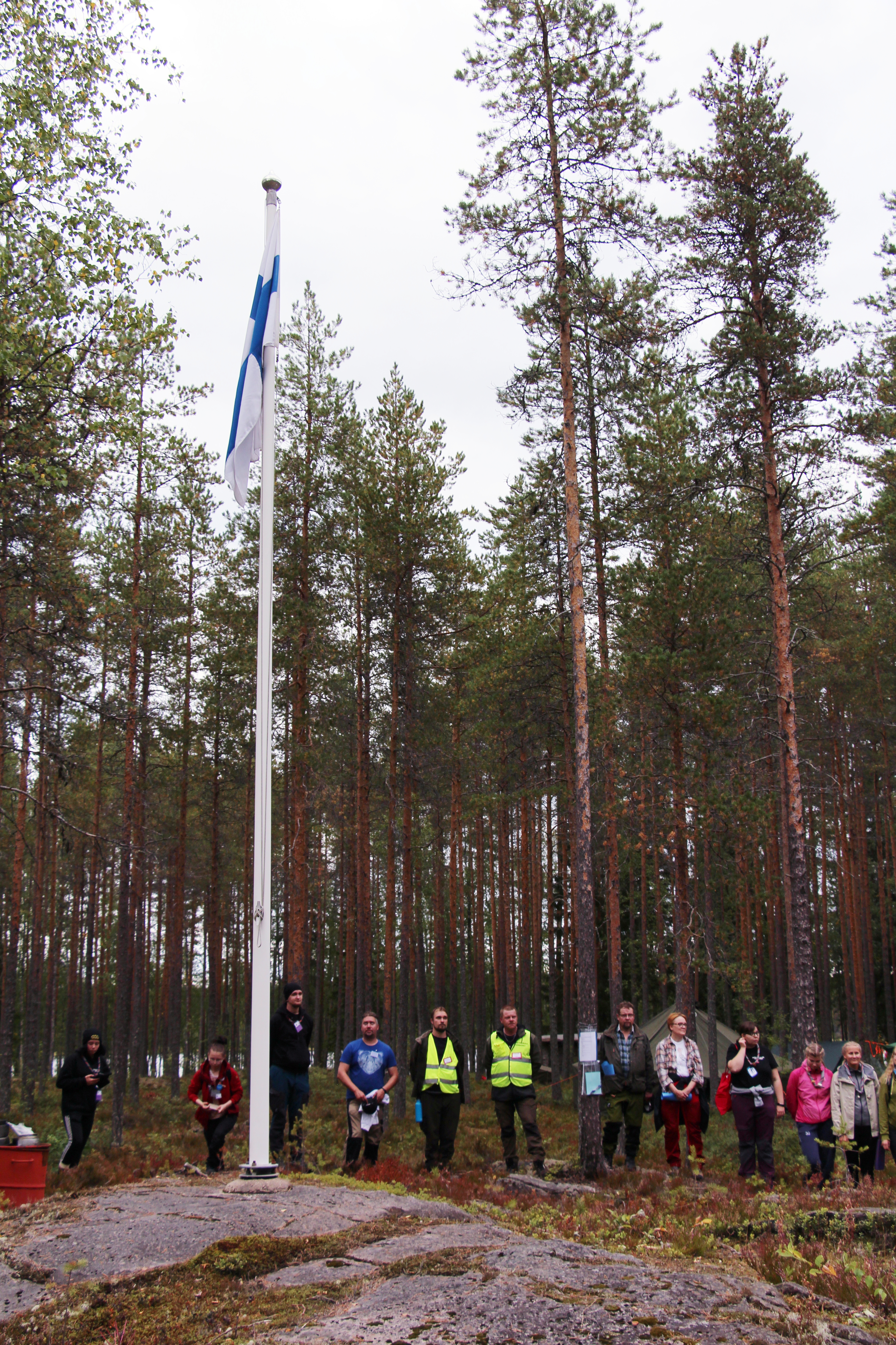 Lipunnosto on yksi Affis-hotellin tärkeistä hetkistä. 