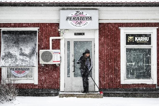 Tuula Jaskari on joutunut häirinnän ja kiusanteon kohteeksi buukattuaan baariinsa esiintyjäksi Johanna Tukiaisen. ARKISTOKUVA: KRISTA LUOMA