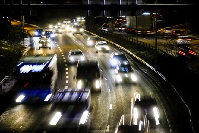Mobiilidata osoittaa, että ihmiset jaksavat yhä rajoittaa liikkumistaan. Arkistokuva: Joel Maisalmi