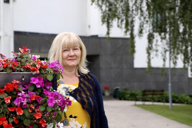 Henkilöstöjohtaja Maarit Fräntilä haluaa tarttua kaupungin uhkaavaan henkilöstöpulaan koulutuksen avulla. KUVA: SARI HEINILÄ