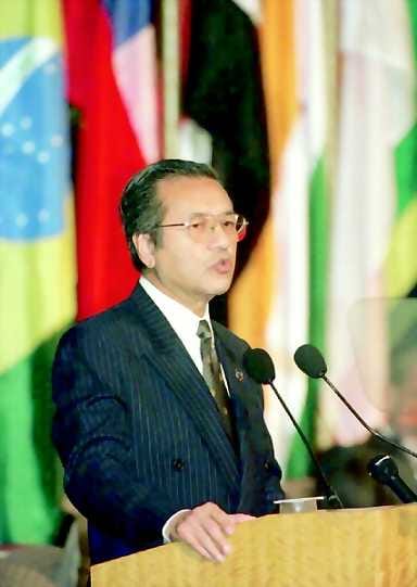 Pian syrjään. Mahathir Mohamad on Aasian pitkäaikaisin, vaaleilla valittu johtaja.