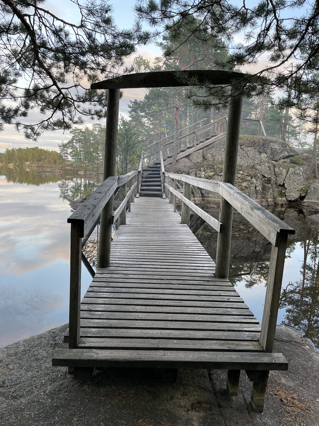 Pukalan suosituin retkikohde on Roninmaan laavu, joka tunnetaan myös Pukalan laavuna. Siellä on mahdollista telttailla myös pienessä kalliosaaressa, johon pääsee siltaa pitkin.