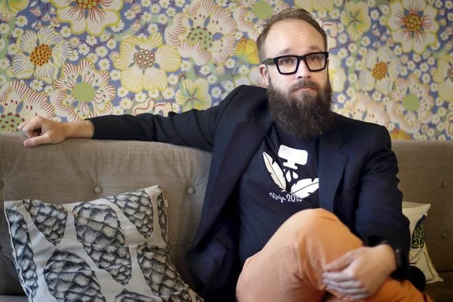 Tero Hannula on ihmeissään, että toimittaja Sanna Ukkola otti yhteyttä hänen työnantajaansa ilman, että keskusteli ensin Hannulan itsensä kanssa tviiteistä. KUVA: HEIKKI HAKANEN