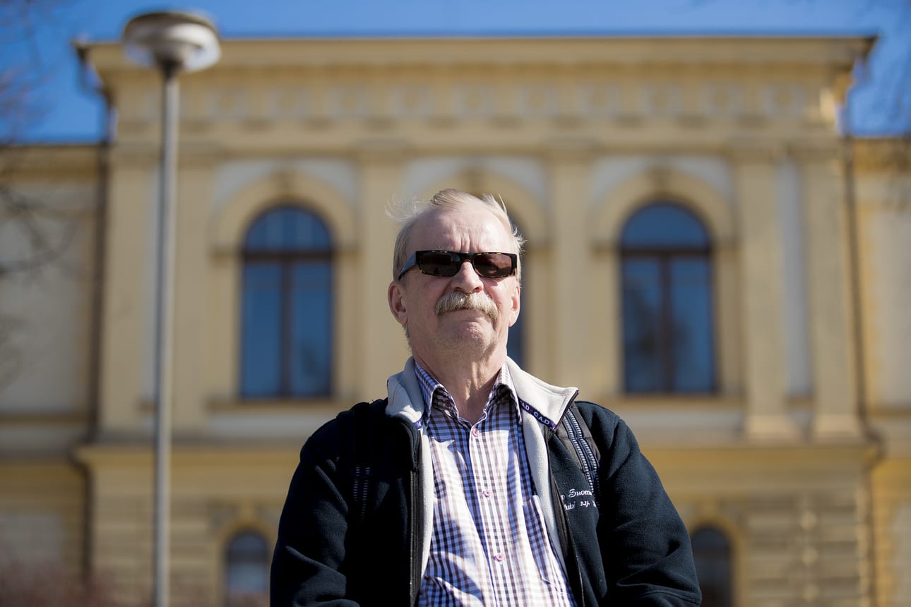 Matti Lackman sanoo, että historian tutkiminen ja harrastaminen ovat eri asioita.