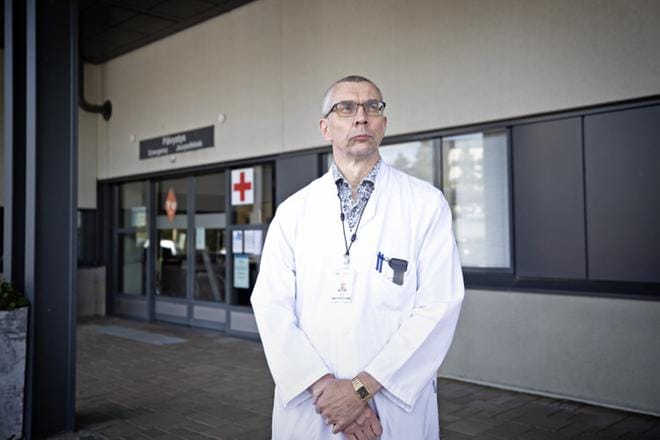 Osastonylilääkäri Raimo Jokisalo sanoo, että korona leviää nyt Etelä-Pohjanmaalla laajasti ja eri-ikäisten ihmisten keskuudessa. Arkistokuva.