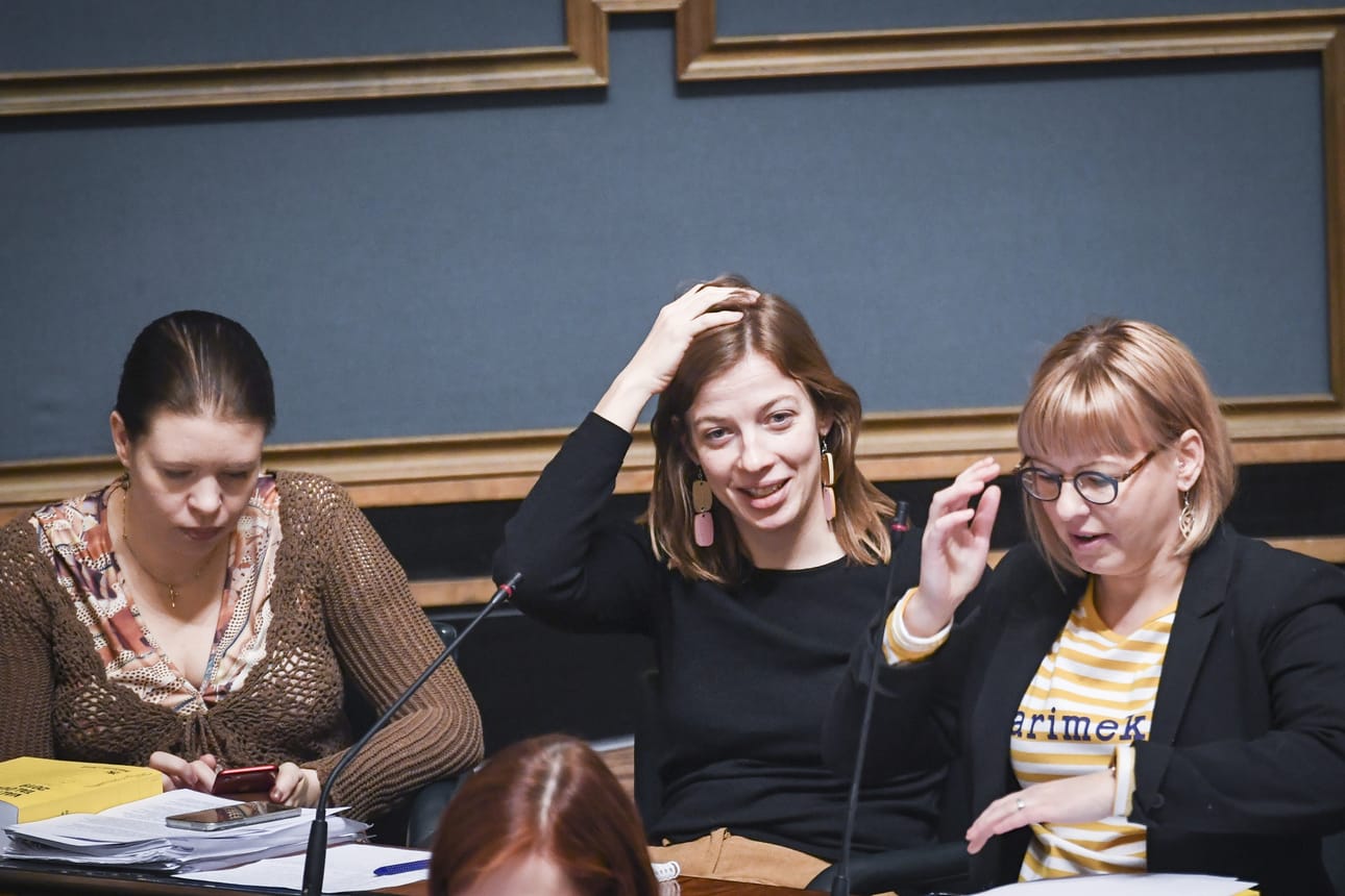 Vasemmistoliiton Anna Kontula, Li Andersson ja Aino-Kaisa Pekonen uusivat paikkansa eduskunnassa, jossa on enemmän naisia kuin koskaan. Puheenjohtaja Andersson sai toiseksi eniten ääniä koko valtakunnassa.