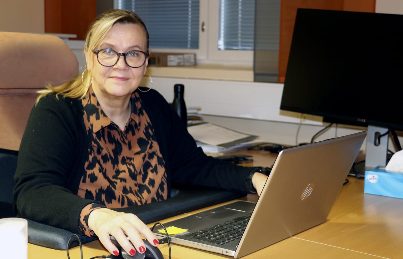 Oulaisten yläkoulun vt. rehtori Anne Törmälä tietää, että kahden vuoden välein tehtävissä kouluterveyskyselyissä näkyy vastaajina olevien ikäluokkien erilaisuus sekä muuttuvat yhteiskunnan tilanteet. Kouluterveyskyselyn tuloksiin suhtaudutaan Oulaisissa topakasti ja korjaavia toimenpiteitä mietitään yhteistyössä sekä oppilashuollon että opettajien kanssa.