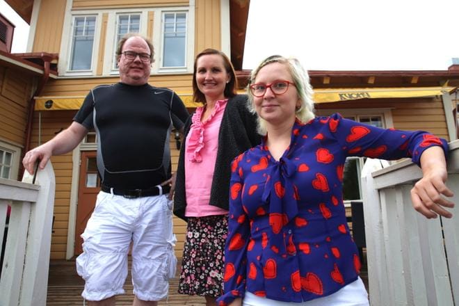 Seinäjoen kaupunginorkesterin konserttimestari Antti Laasanen, huilun äänenjohtaja Emilia Alho ja intendetti Heli Lahti ovat pyrkineet koostamaan orkesterille monipuolisen syysohjelmiston. Huippuvieraat ovat tänä syksynä Leif Segerstam ja viulisti Emmanuel Tjeknavorian. KUVA: ANNE PUUMALA