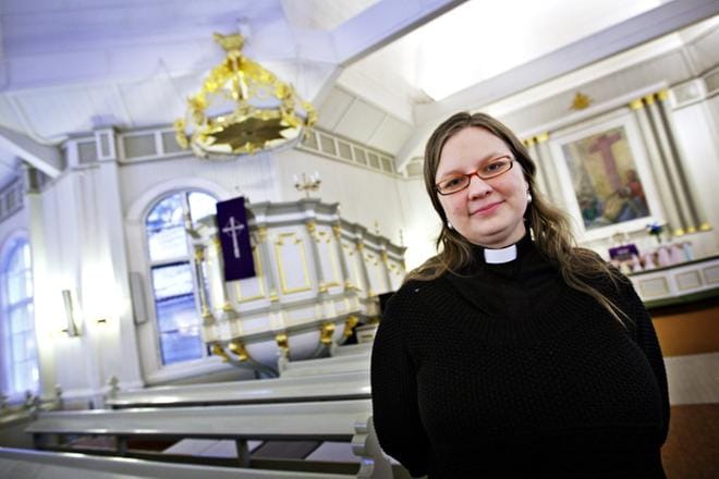Kirkkoherra Eero Holman seuraajaksi on valittu Satu Linko. KUVA: JENNI LATVA