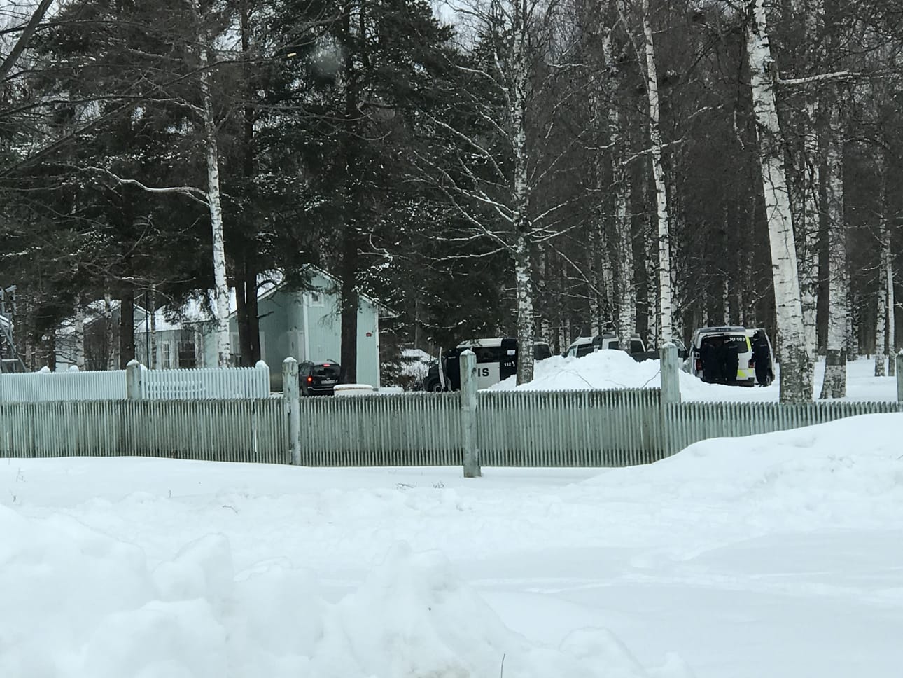 Rikoksista epäilty kolmikko otettiin kiinni Nallikarin leirintäalueella Oulussa sunnuntaina aamupäivällä.