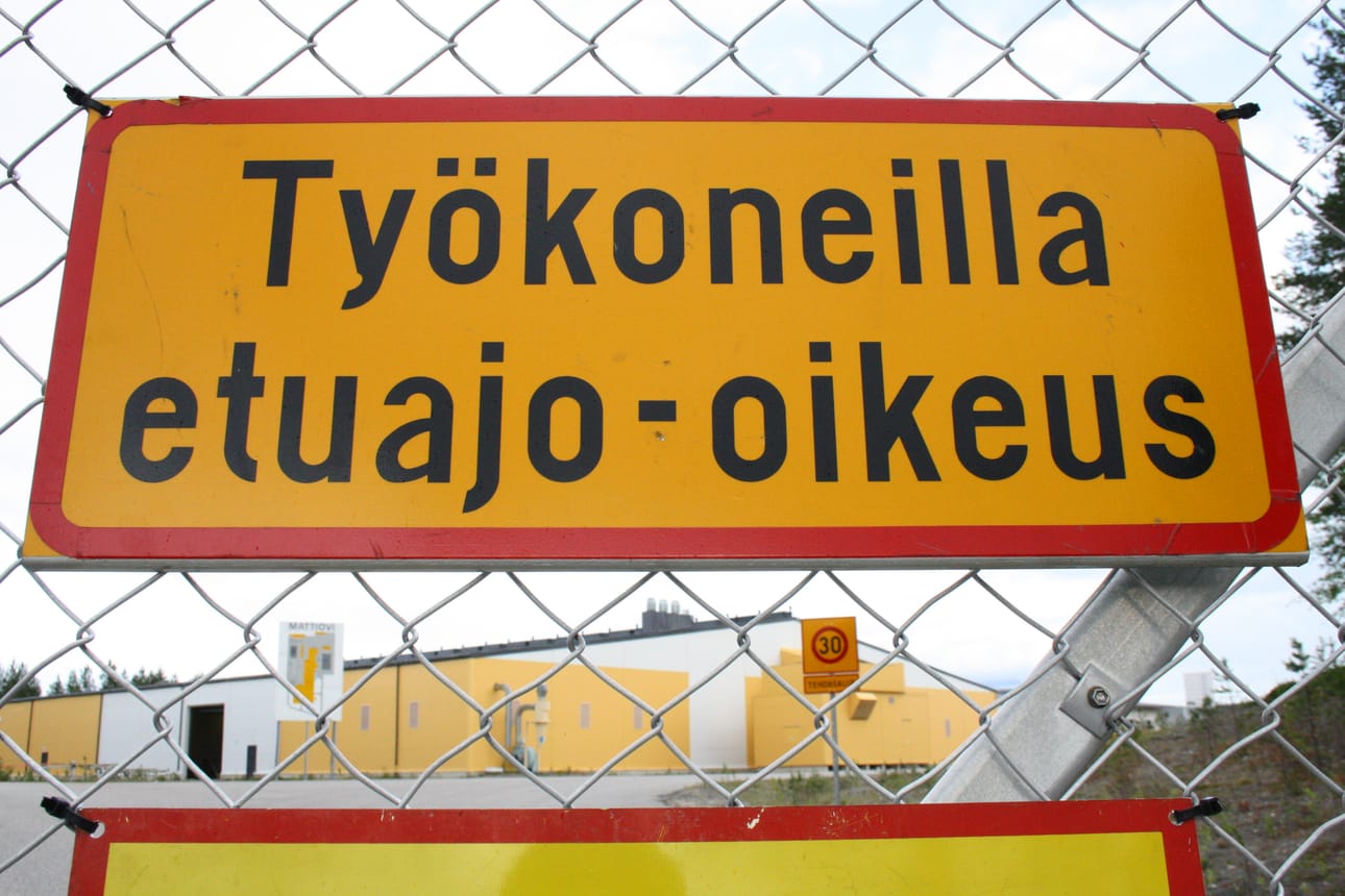 Soukkavaarassa Posion keskustasta noin kolme kilometriä Kuusamon suuntaan on teollisuuskiinteistöjä neljän hehtaarin alueella. Kuvassa näkyvä suurin rakennus on 190 metrin pituinen.