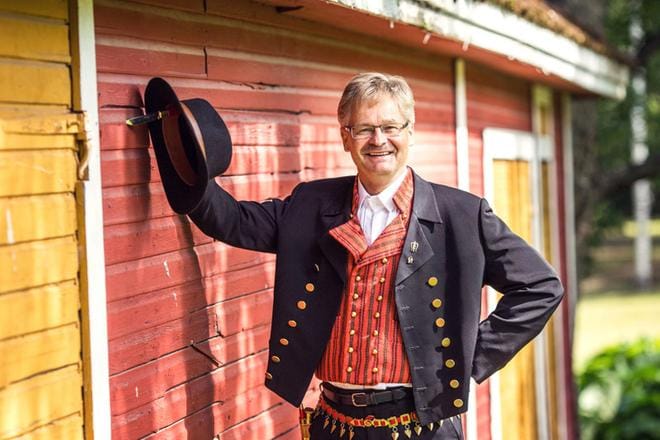 Hyvin olen viihtynyt alajärvisten parissa ja taidan tuntea pitäjän ainakin yhtä hyvin kuin synnyinpitäjäni Lapuan, sanoo eläkepäiville siirtyvä Raimo Syväoja. KUVA: TAINA RENKOLA