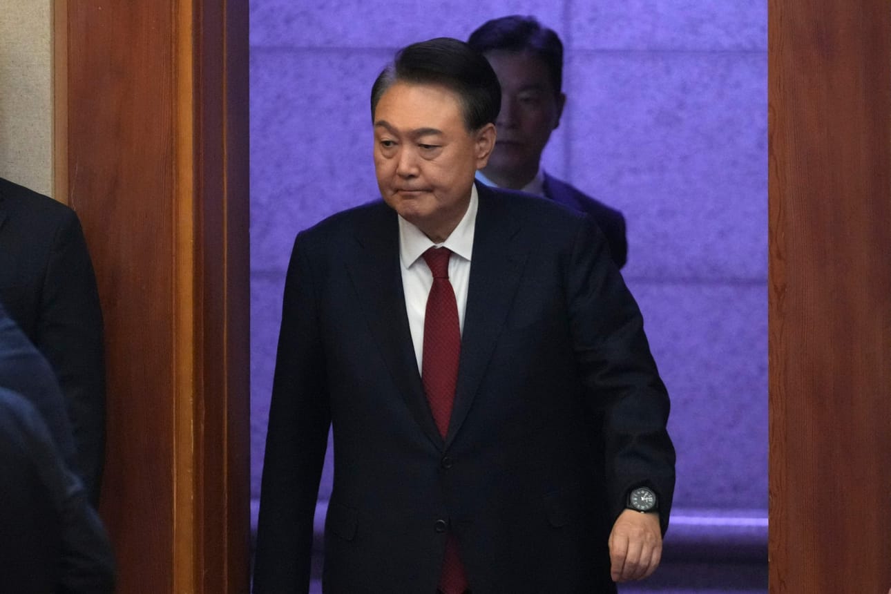 Entinen presidentti Yoon Suk-yeol pantiin viralta huhtikuussa. Häntä syytetään kapinoinnista. LEHTIKUVA / AFP