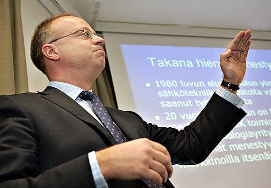 Outotecista lähtenyt Pertti Korhonen saa muhkean erorahan.