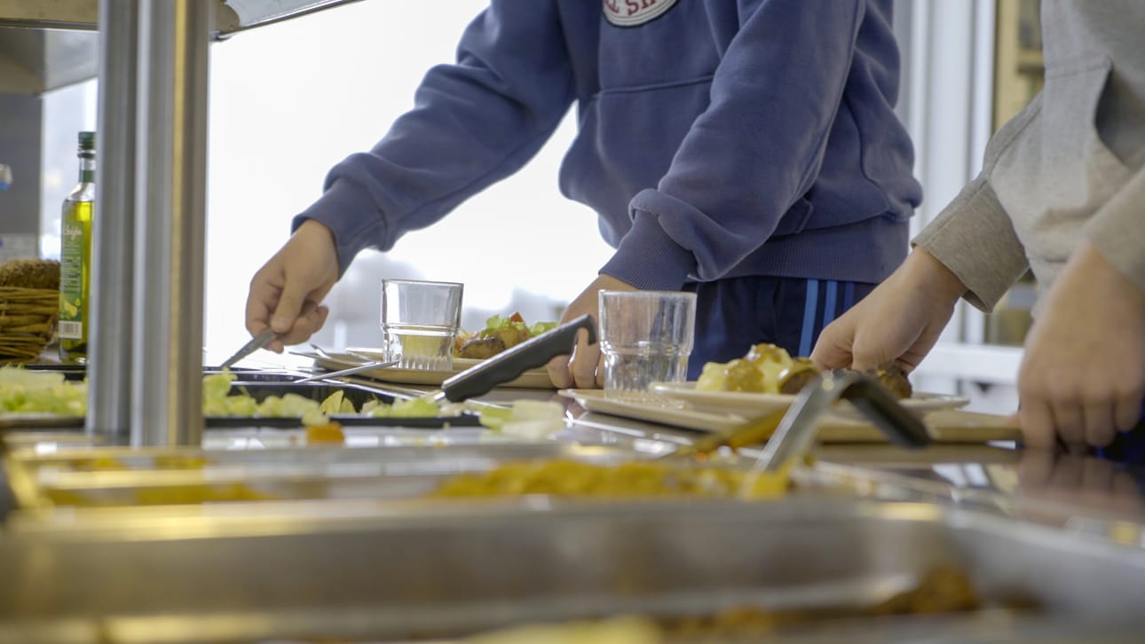 Yläkoululaiset pääsevät kisaamaan verkkopelissä kouluruokailuun liittyvistä asioista.