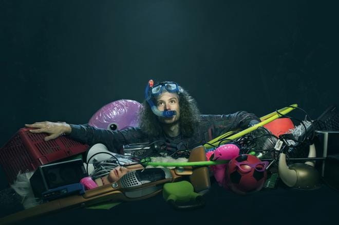 Vaasalainen Matti Tuomaala aloittaa tänään perjantaina vuoden mittaisen tempauksen, jonka aikana hän ei osta mitään. Sunnuntaisin hän julkaisee videoblogin, jossa kertoo projektin etenemisestä. KUVA: MARIA YLI-VALKAMA