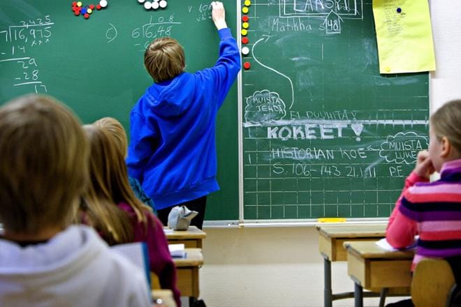 Vaasalaisopettajan kolumni Pohjalaisessa herätti valtavan keskustelun sosiaalisessa mediassa. Lain mukaan opettajalla on oikeus omaan mielipiteeseensä, mutta koulussa hänen täytyy noudattaa opetussuunnitelmaa. KUVA: JENNI LATVA