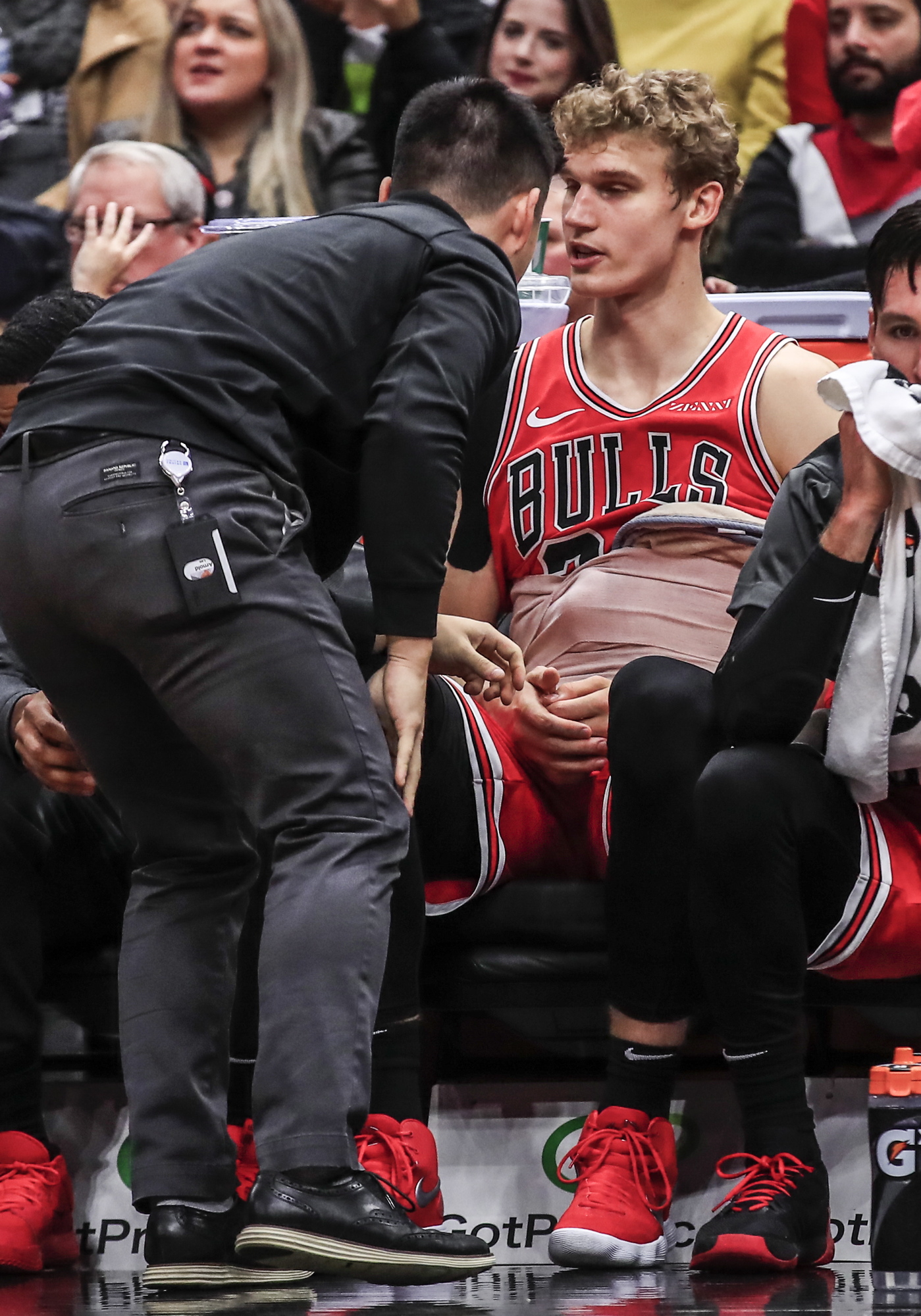 Lauri Markkanen taas sivussa ratkaisuminuuteilla kun Bulls otti kauden ensimmäisen kotivoittonsa
