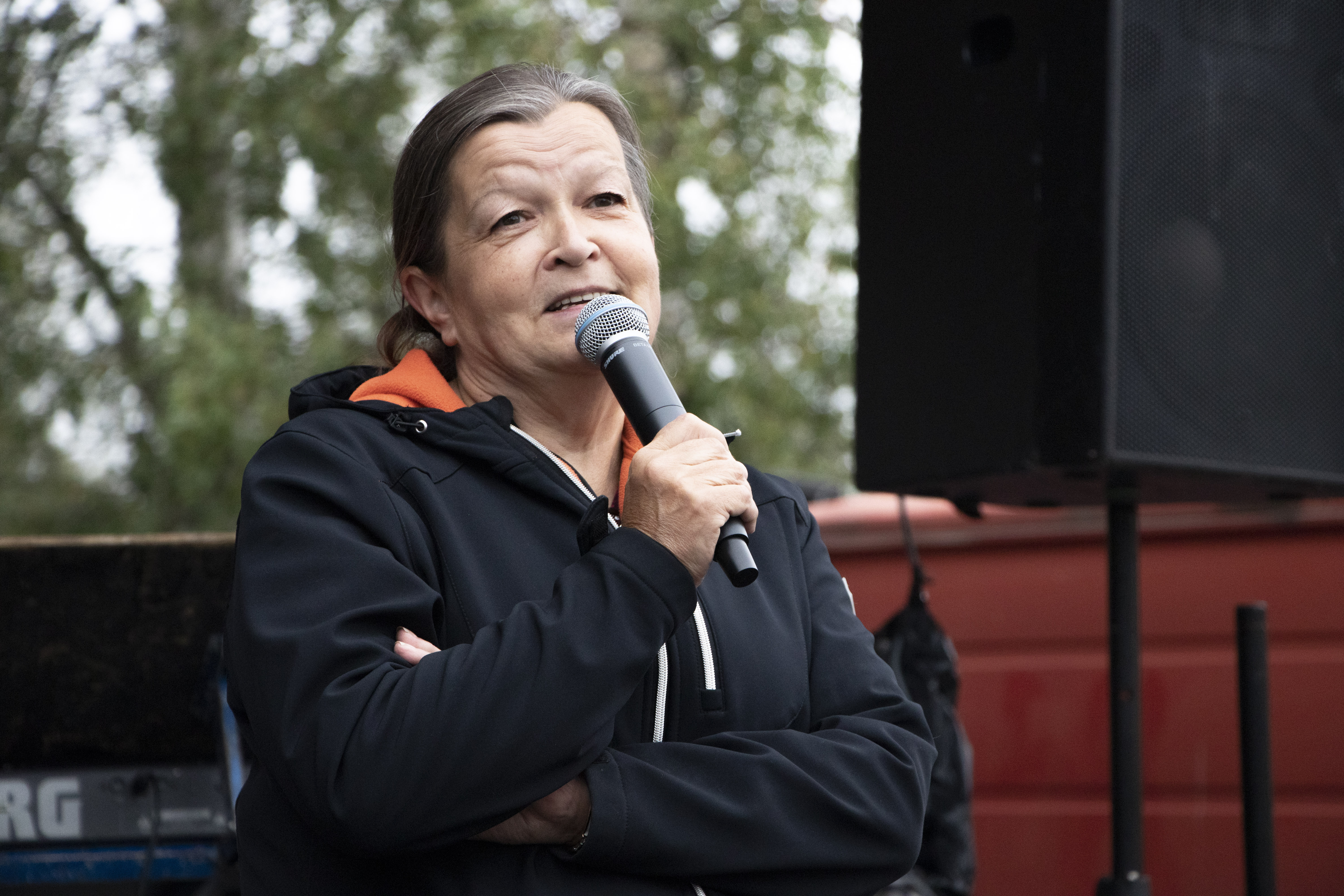 Markkinatapahtuman avasi Pyhännällä pitkän työuran kulttuuri- ja nuorisosihteerinä tehnyt Raili Turunen muistellen, kuinka Perttulinpäivien nykymuotoinen vietto alkoi. 