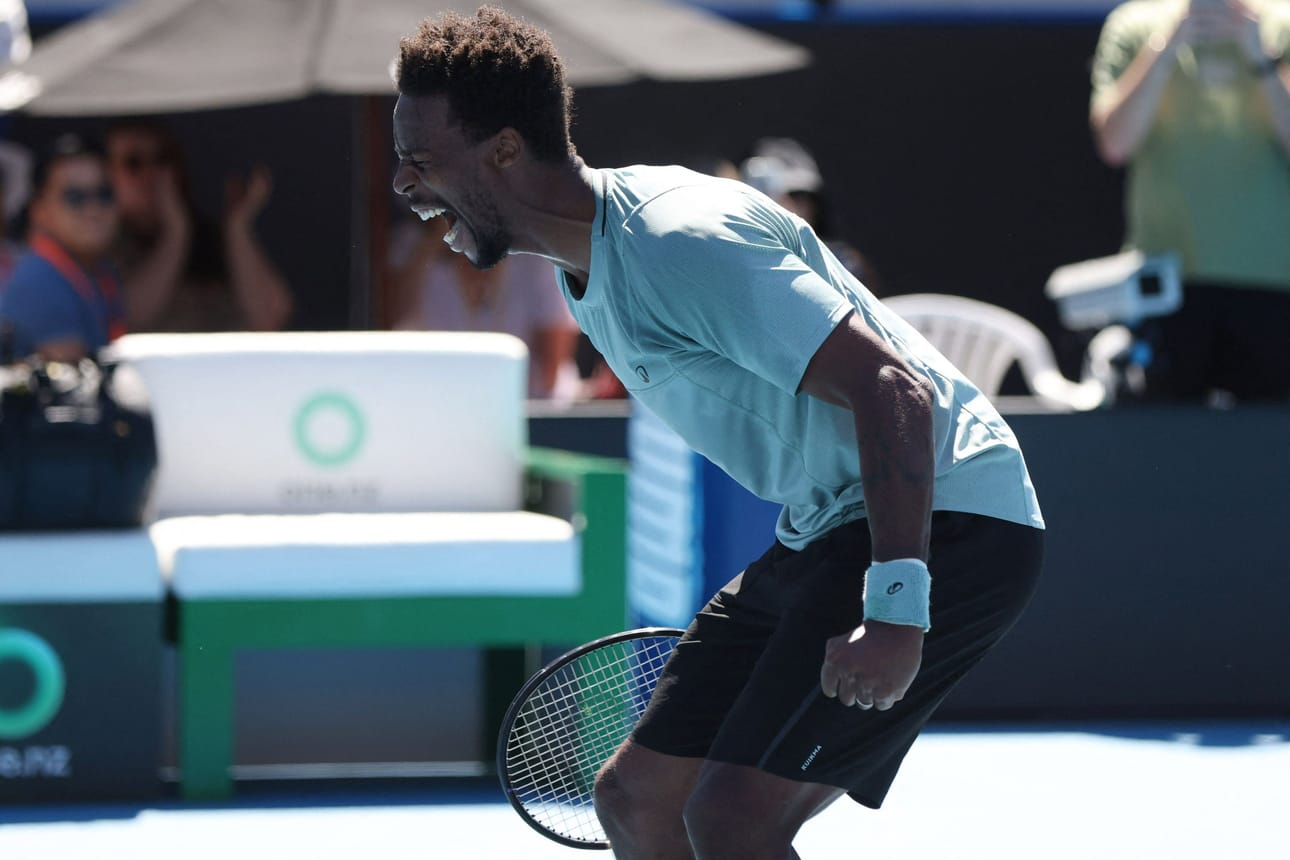Gael Monfilsistä tuli 38-vuotiaana nykymuotoisen ATP-kiertueen kaikkien aikojen vanhin turnausvoittaja kaksinpelissä. LEHTIKUVA / AFP