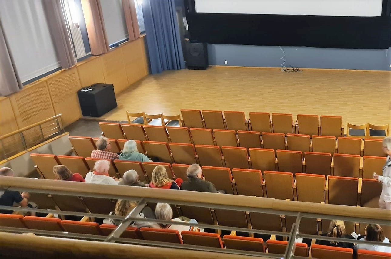 Duxissa katsottiin elokuvia vielä eilen sunnuntaina. Katsojia riitti loppuun asti.