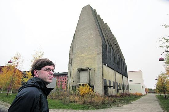 Keskellä Meri-Toppilaan oleva Alvar Aallon suunnittelema siilo on ollut tyhjillään parikymmentä vuotta. Oululainen Veli Suorsa toteuttaisi siiloon asuntoja, liiketiloja, näyttelytiloja ja yhdistysten kerhotiloja.