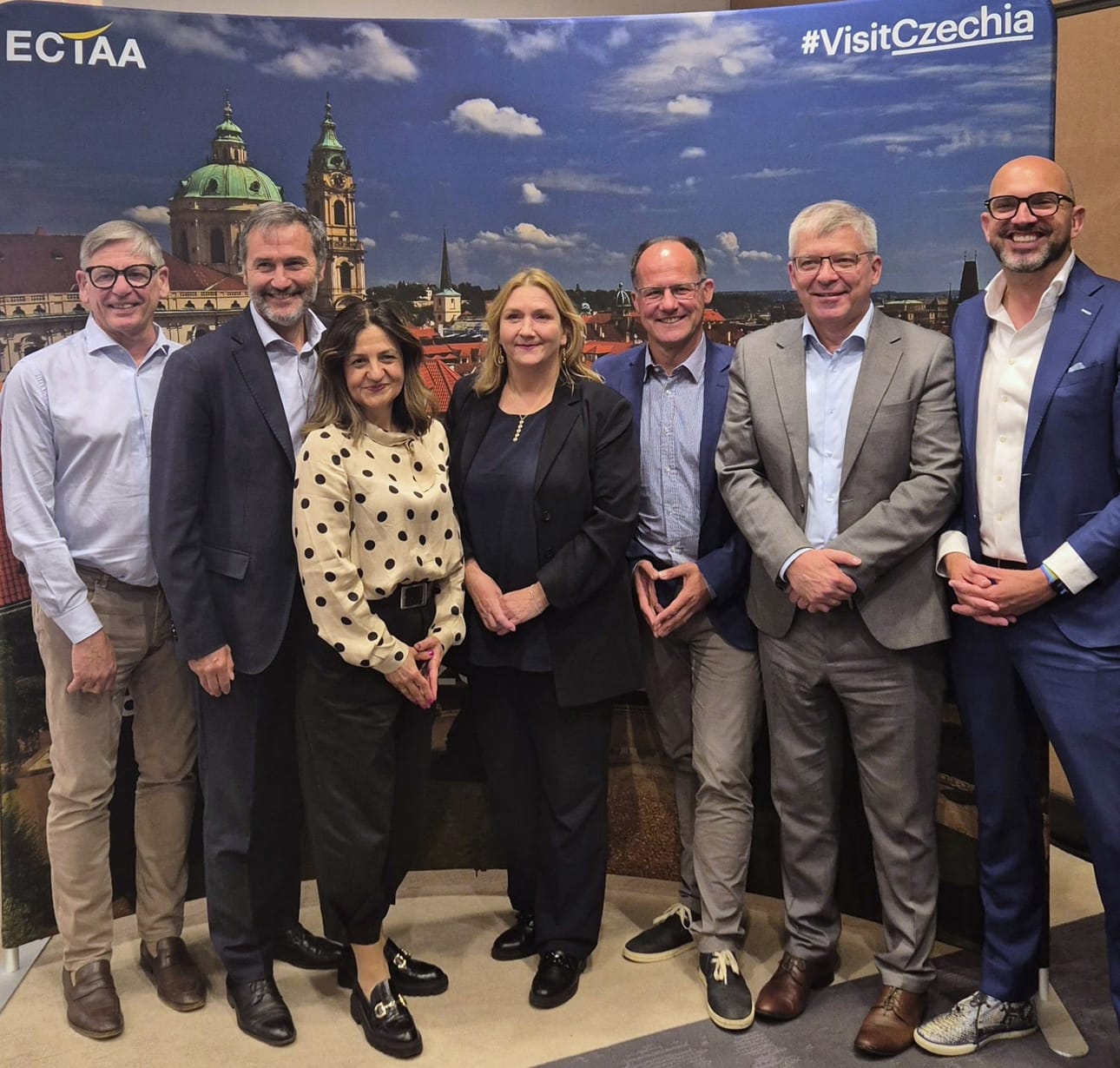 Euroopan matkatoimistojen ja matkanjärjestäjien järjestön johtoryhmässä ovat Jan Van Steen Belgiasta, Gabriele Milani Italiasta, Daniela Stoeva Bulgariasta, Heli Mäki-Fränti Suomesta, Marios Kammenos Kreikasta, Pawel Niewiadomski Puolasta ja Frank Radstake Alankomaista.