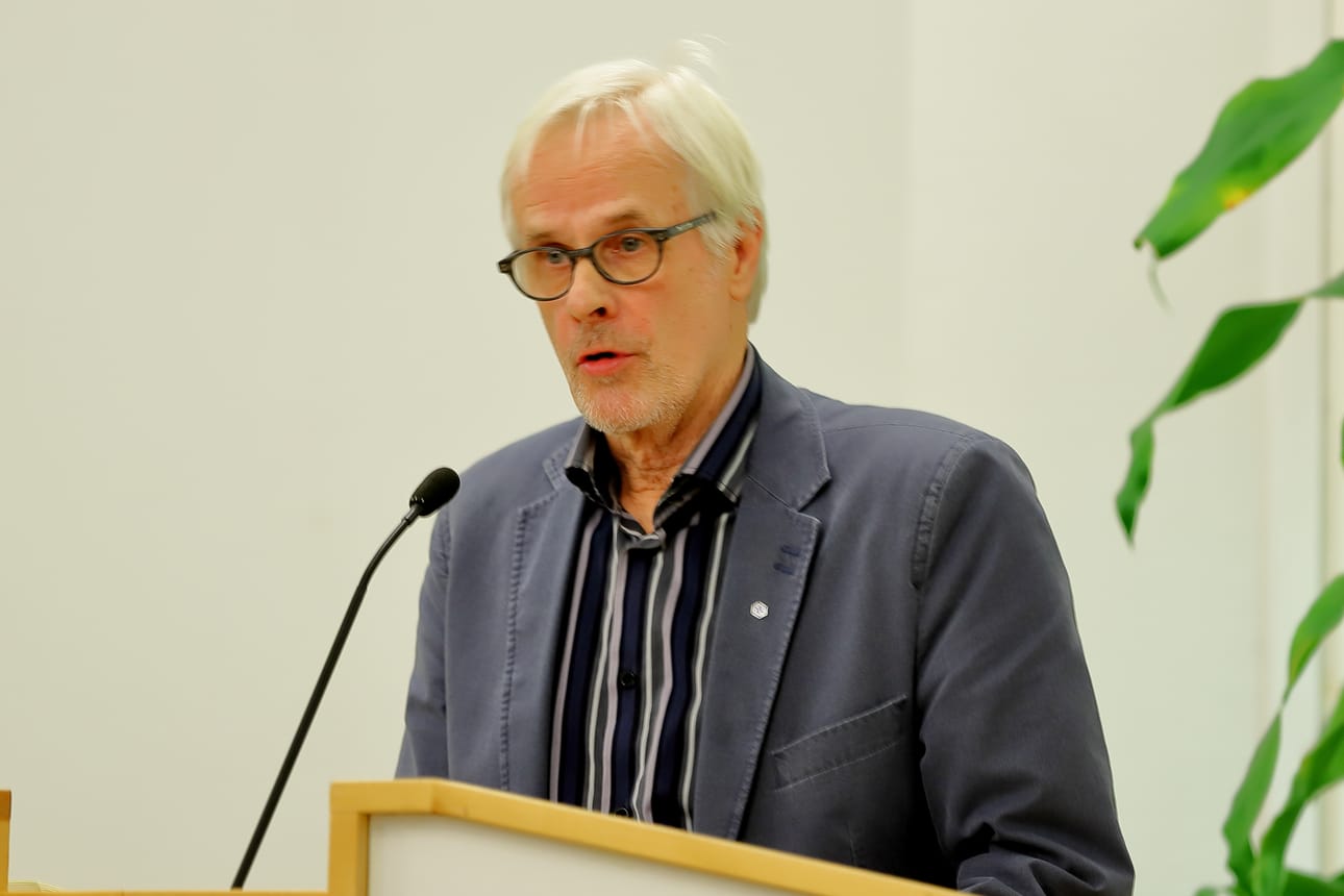 – Suurin haasteemme on miten saamme seurakuntalaiset osallistumaan seurakuntaelämään, sanoi Jukka Ingerttilä.