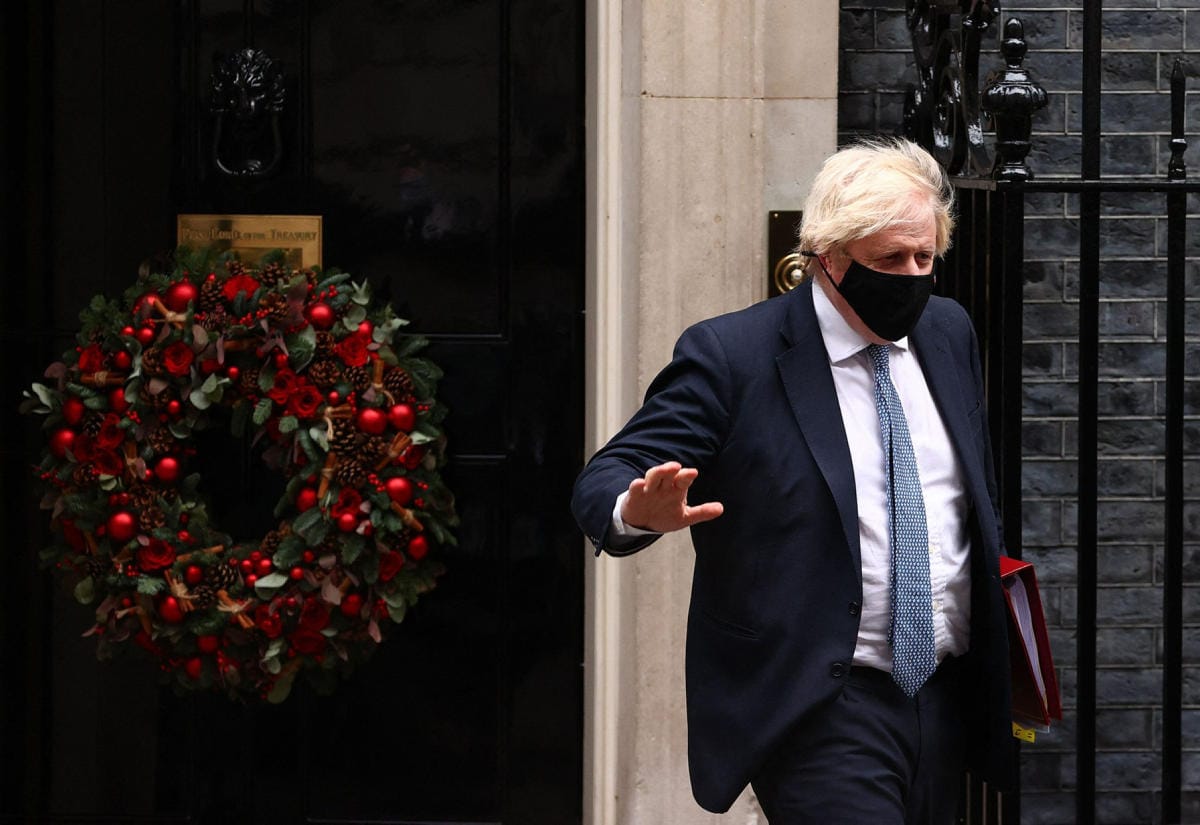 Britanniassa on kohistu viime päivinä joulujuhlasta, joka pidettiin väitetysti pääministerin virka-asunnolla Downing Street 10:ssä viime vuoden joulukuussa tiukkojen koronarajoitusten ollessa voimassa. LEHTIKUVA / AFP