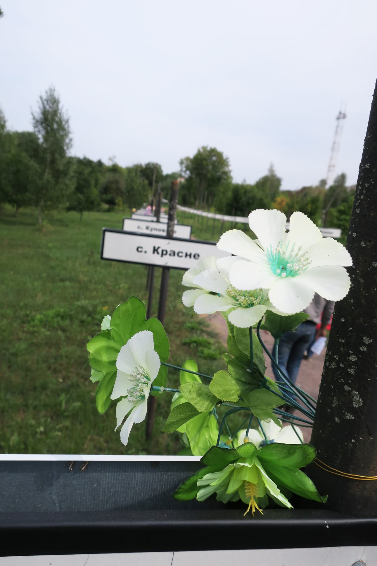 Onnettomuuden jälkeen hylätyillä kylillä ja kaupungeilla on oma muistomerkkinsä.