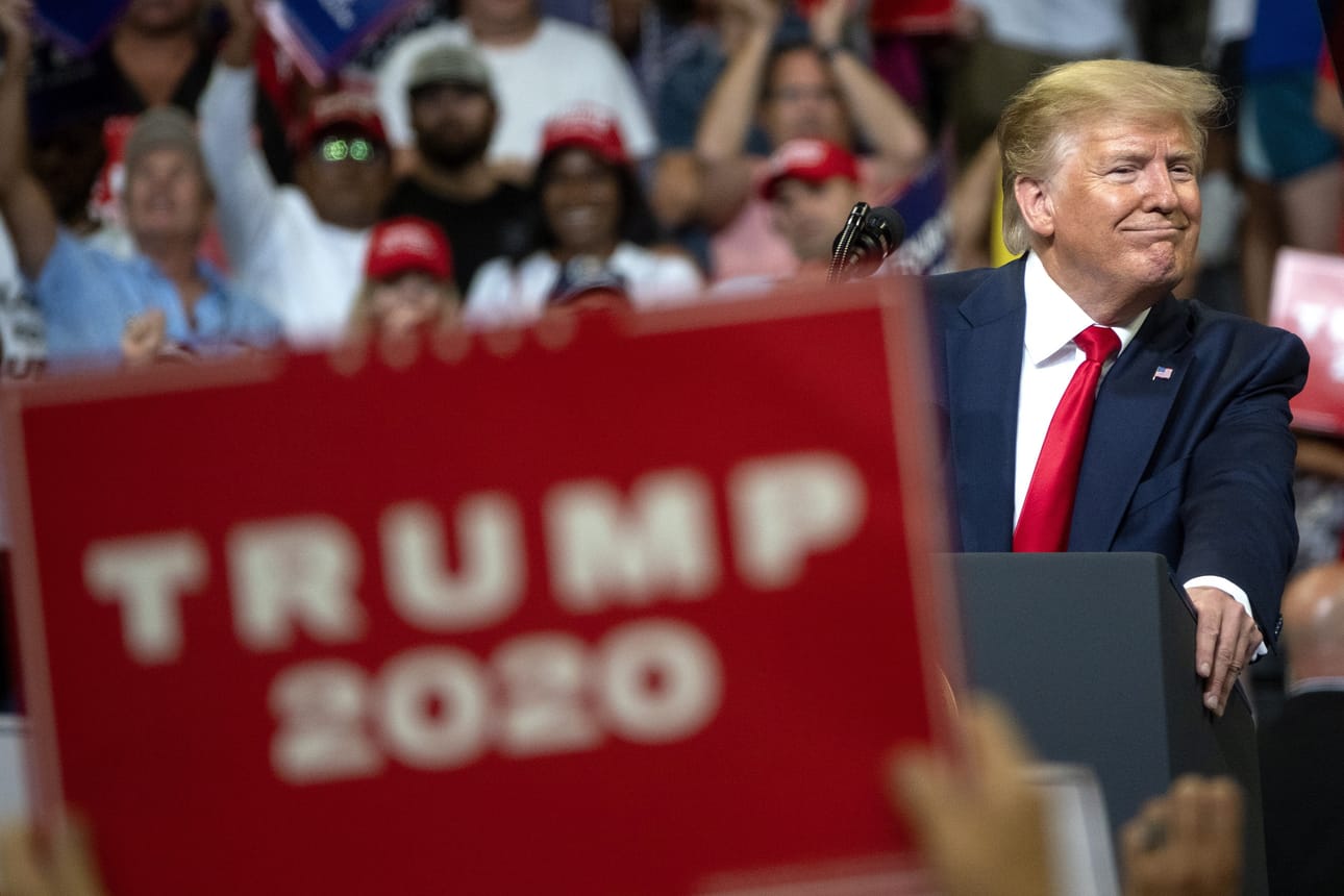 Donald Trump puhui reilun tunnin ajan isolle yleisölle Orlandossa Floridassa.