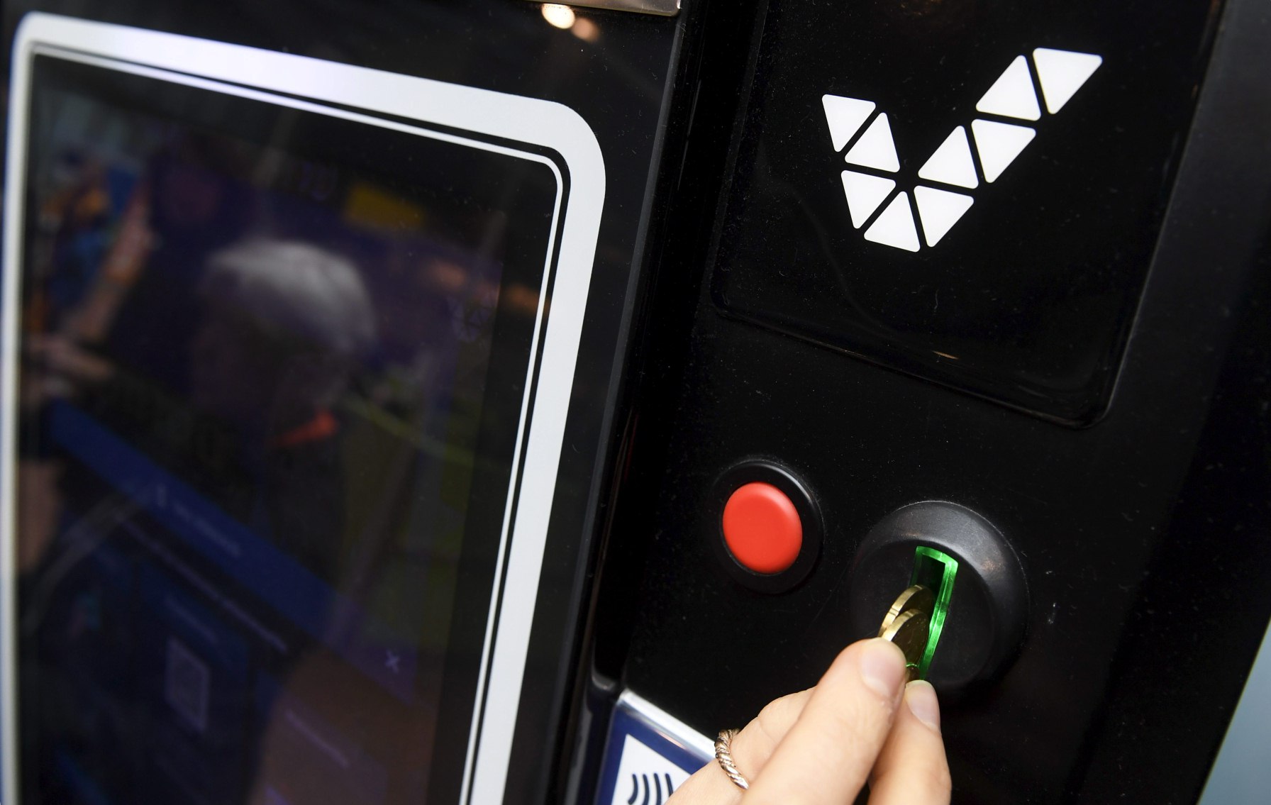 Yhtiöt odottavat rahapelien lisenssijärjestelmää innolla, mutta pelkona on markkinoinnin täyskielto: "Siitä seuraisi, ettei kukaan hae lisenssejä ja nykyinen tilanne jatkuu"