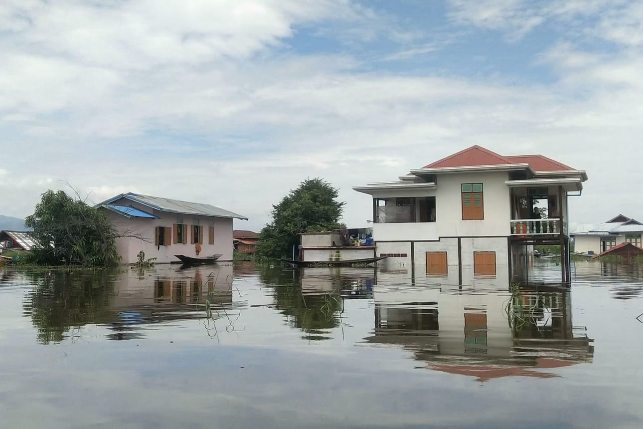 YK:n humanitaaristen asioiden koordinointitoimiston (UNOCHA) mukaan tulvat vaikuttavat maassa noin 631 000 ihmisen elämään. LEHTIKUVA/AFP