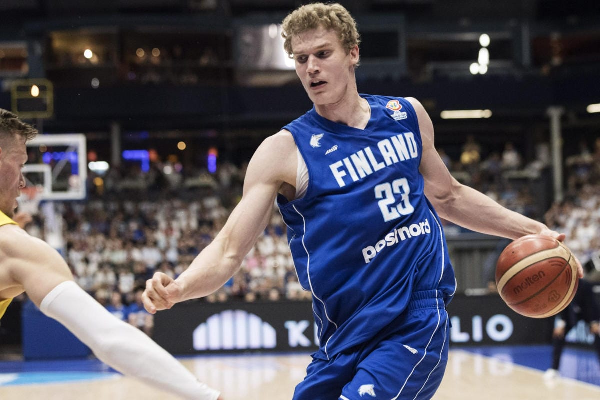 Suomi voitti Ruotsin MM-karsintaottelussa. Kuvassa Lauri Markkanen. LEHTIKUVA / Roni Rekomaa