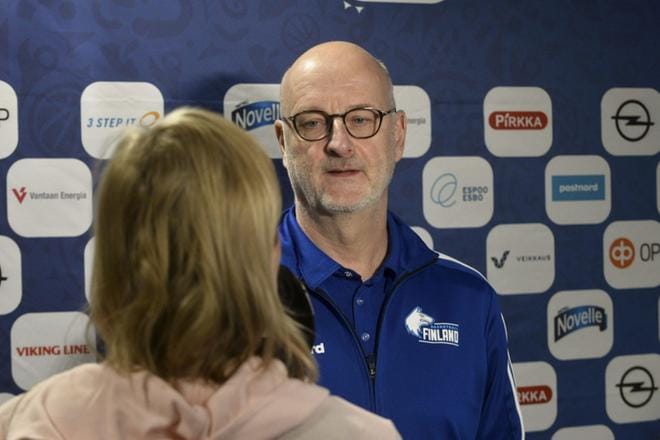 Päävalmentaja Henrik Dettmannin lehtilausunnot eivät miellytä seuraväkeä. KUVA: MESUT TURAN / LEHTIKUVA