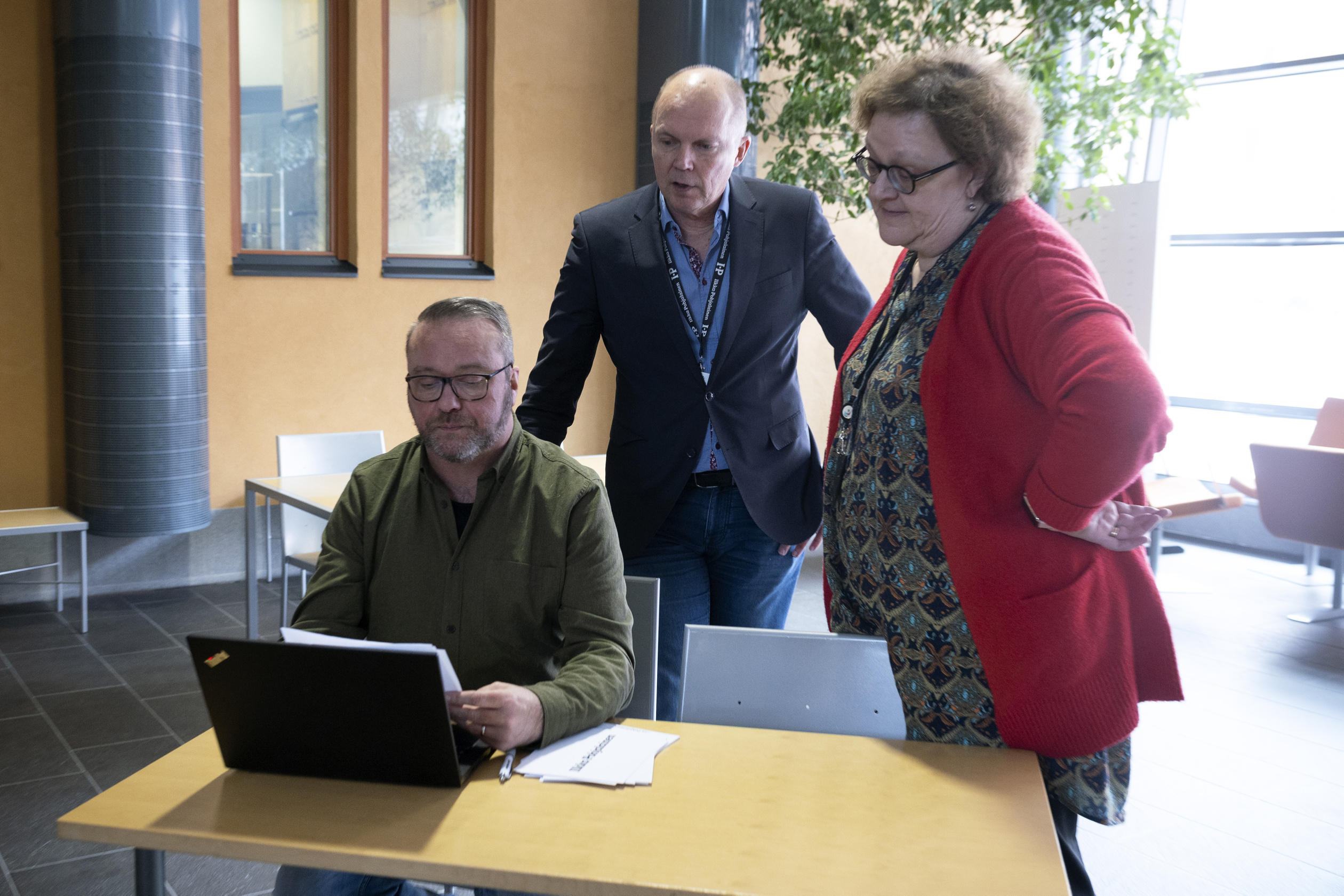 Seitsenpäiväisyys pysyy, vaikka yksi paperilehti puuttuu