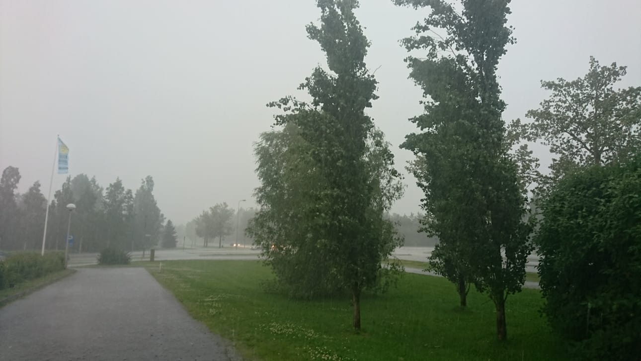 Sateet väistyvät Oulun seudulta, mutta viikonloppuna voi taas tulla runsaasti vettä.