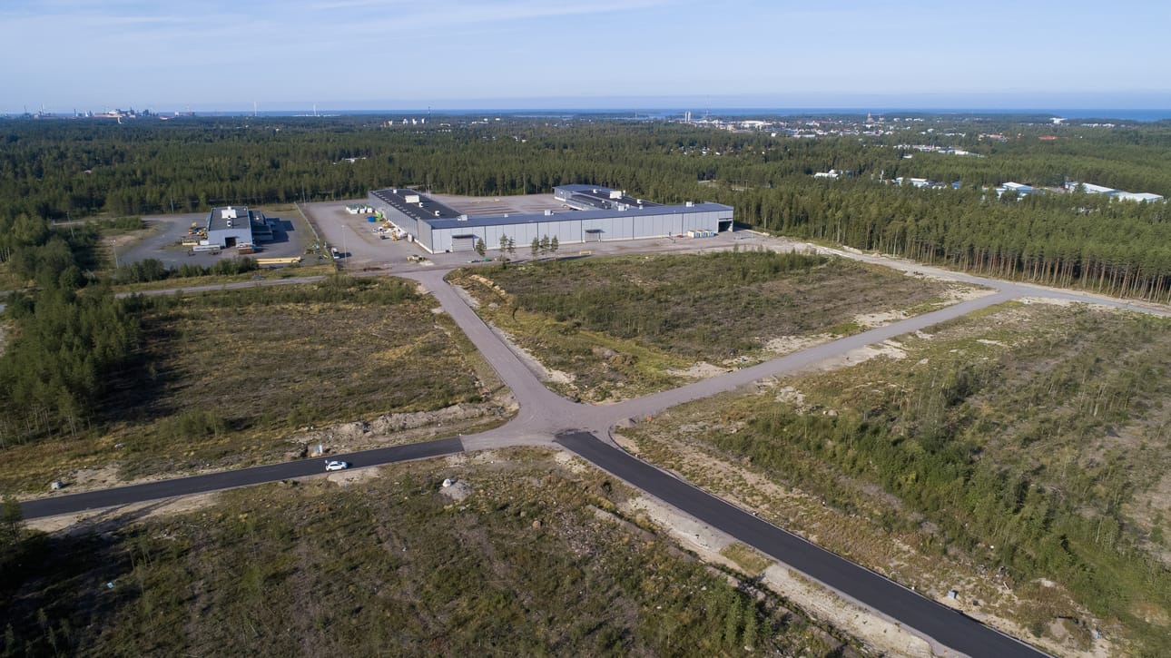 Kaupunginmetsän teollisuusalue näyttää tältä nyt, kun sen puusto on hakattu.