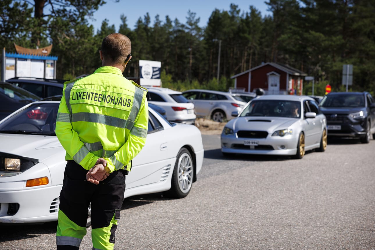 Liikennelaskennan mukaan Marjaniemen keskimääräinen vuorokausiliikenne kasvoi lähes viisinkertaiseksi kesällä. Arkistokuvassa Marjaniemen ruuhkaa heinäkuulta.
